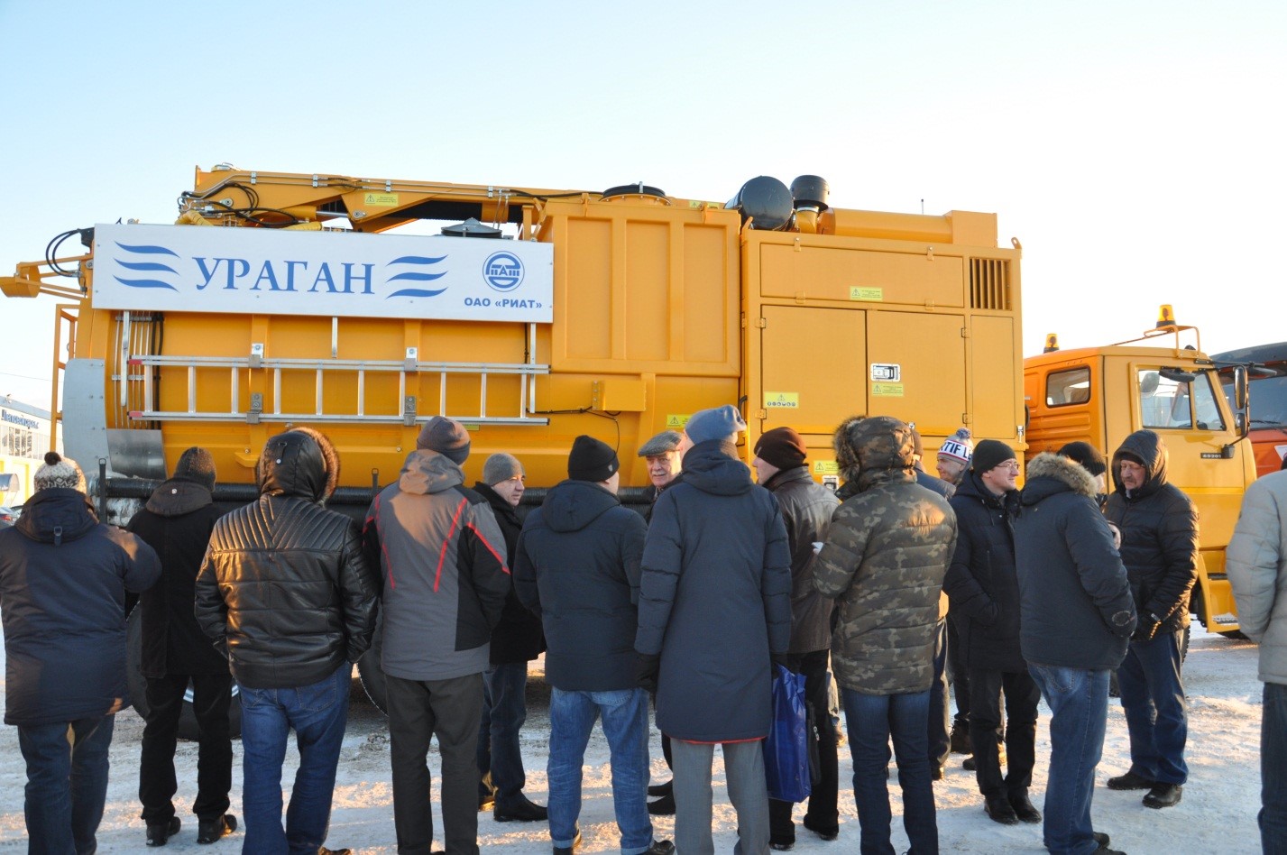 делегация АО «ЮНИС» посетила завод спецтехники ОАО «РИАТ»