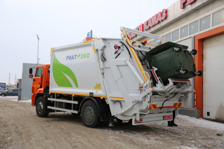 Большой тест-драйв «РИАТ - ЭКО»: мусоровоз 16 м³ в работе.