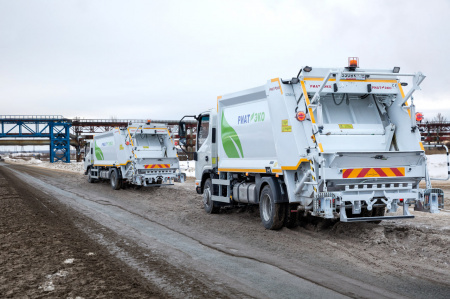 Первые мусоровозы «РИАТ – ЭКО» в городе на Неве.
