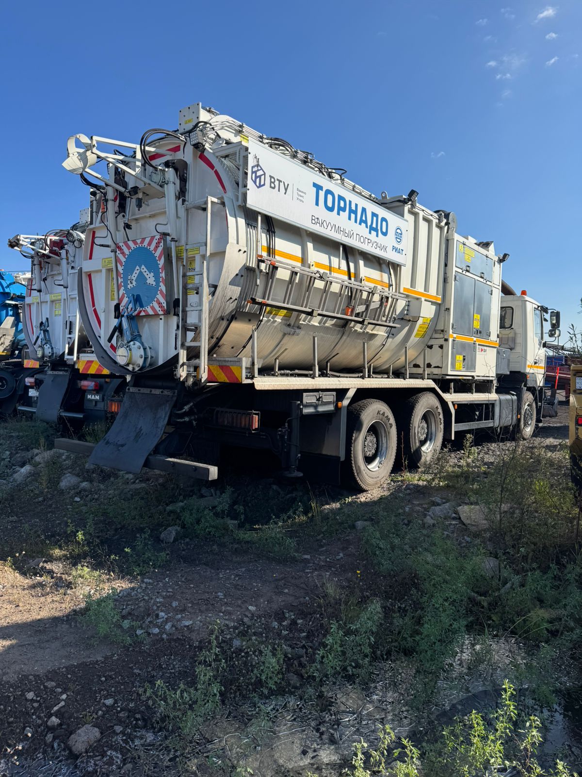 Автомобильные вакуумные погрузчики РИАТ